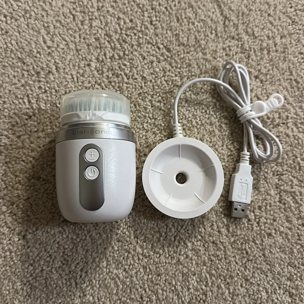 Clarisonic Silver and White Facial Cleansing Device